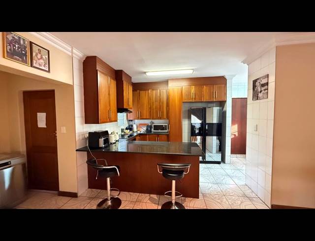 3 BEDROOM HOUSE FOR SALE IN THATCH HILL ESTATE